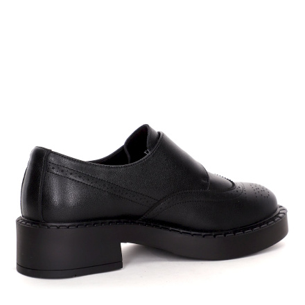 Закрытые туфли